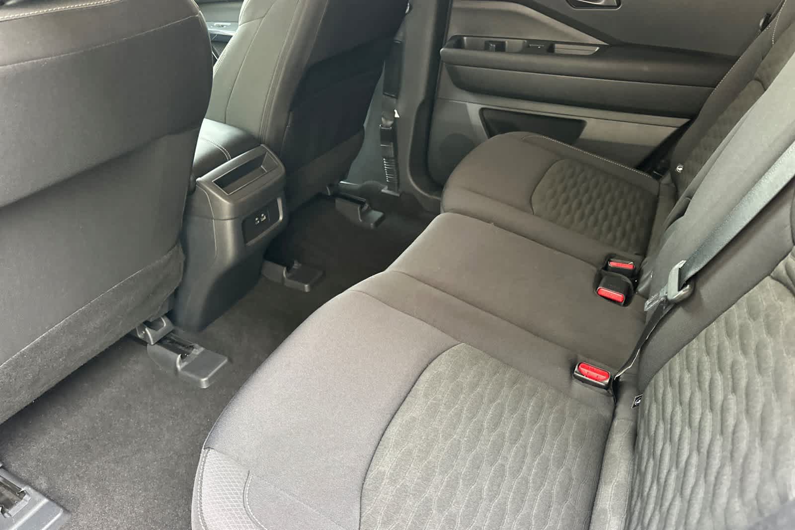 Used 2025 Nissan Pathfinder S FWD image 4