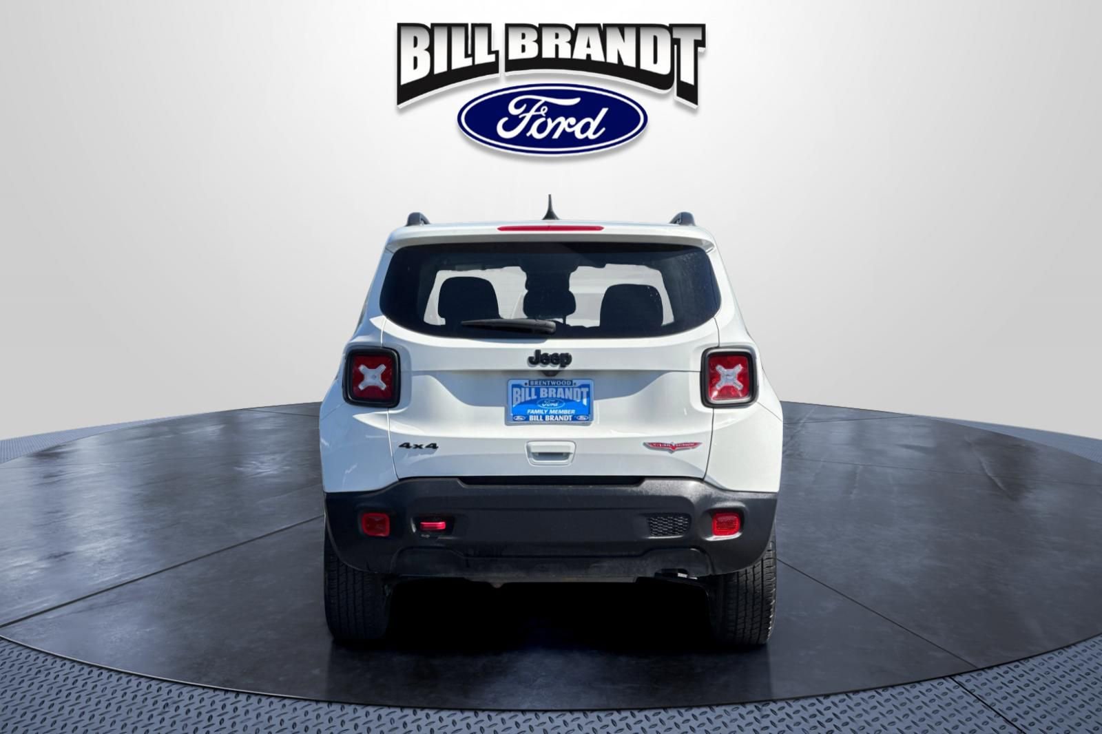 Used 2023 Jeep Renegade Trailhawk AWD/4WD image 4