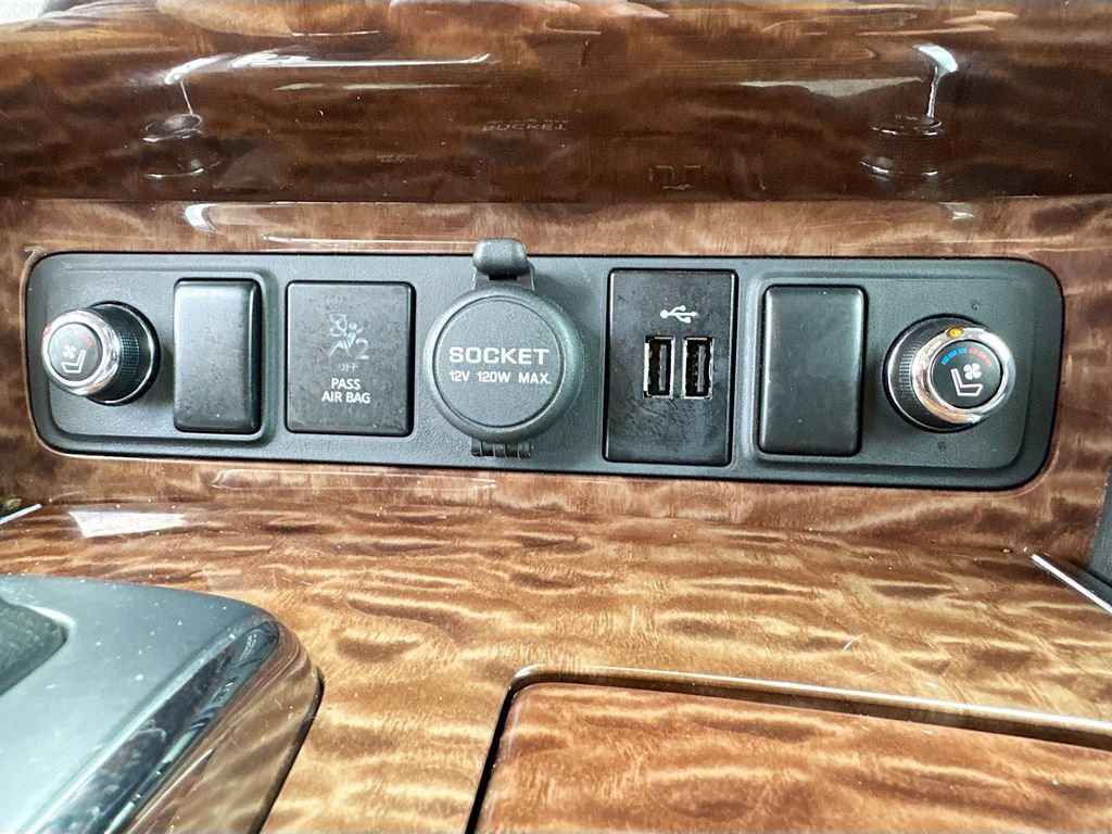 Used 2020 Nissan Armada Platinum w/ Cargo Package RWD image 20