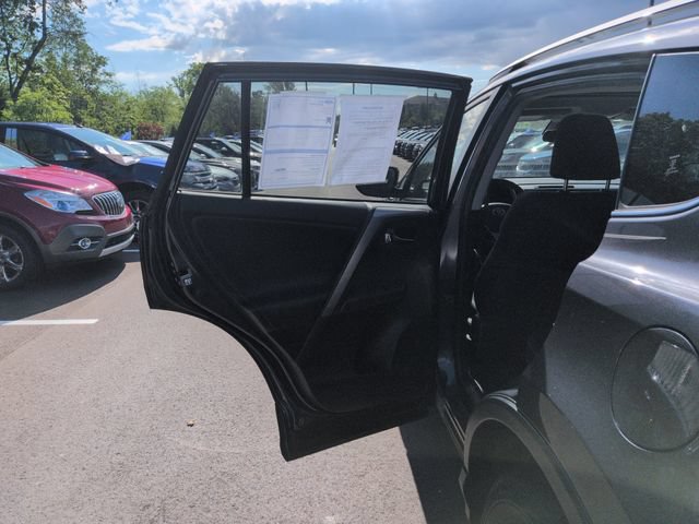 Used 2018 Toyota RAV4 XLE AWD/4WD image 25