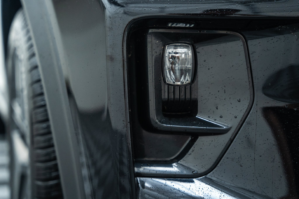 Certified 2025 Ford Explorer ST AWD/4WD image 15