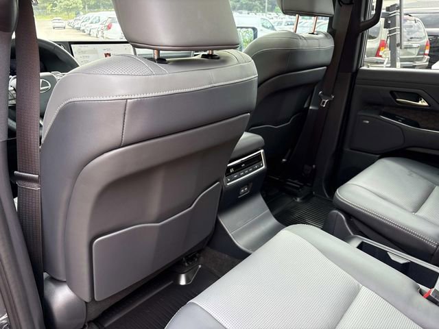 Used 2025 Lexus GX 550 w/ Accessory Package (2T) AWD/4WD image 17