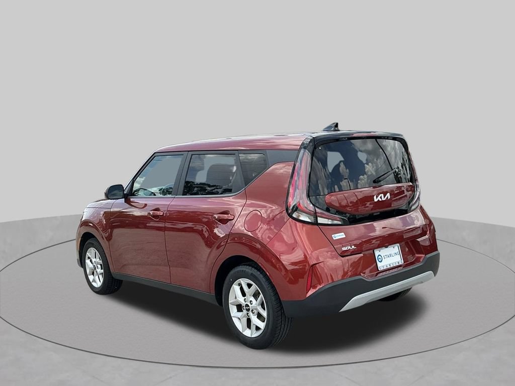 Used 2024 Kia Soul LX w/ Option Group 015 FWD image 5