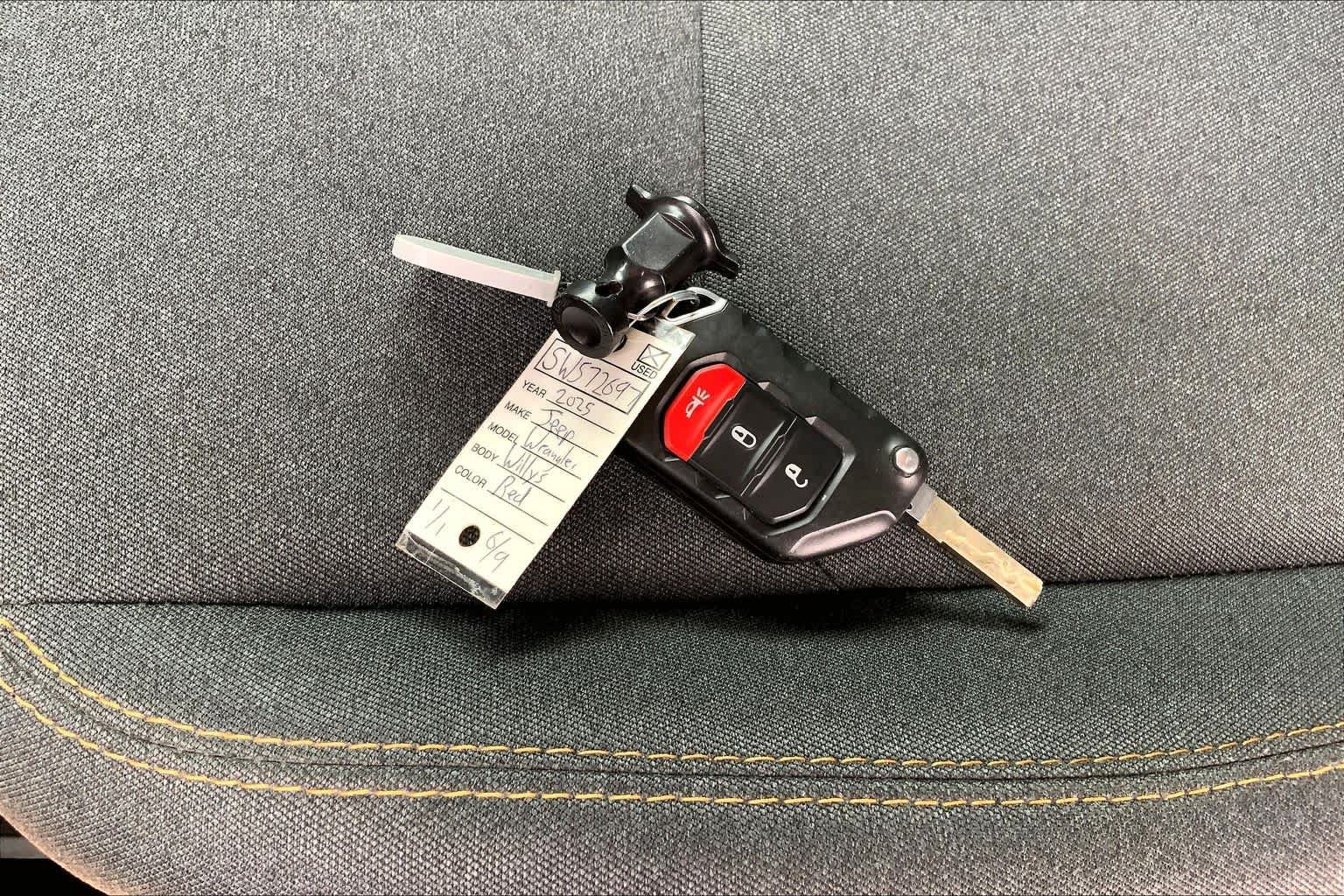 Used 2025 Jeep Wrangler Unlimited Sport AWD/4WD image 15