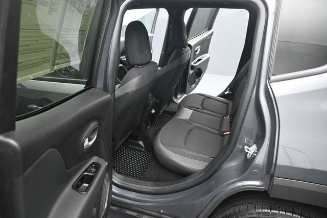 Used 2022 Jeep Renegade Altitude AWD/4WD image 17