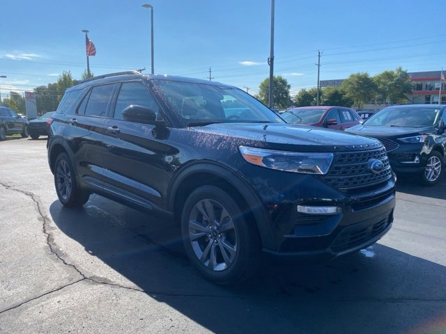 Certified 2023 Ford Explorer XLT w/ Equipment Group 202A