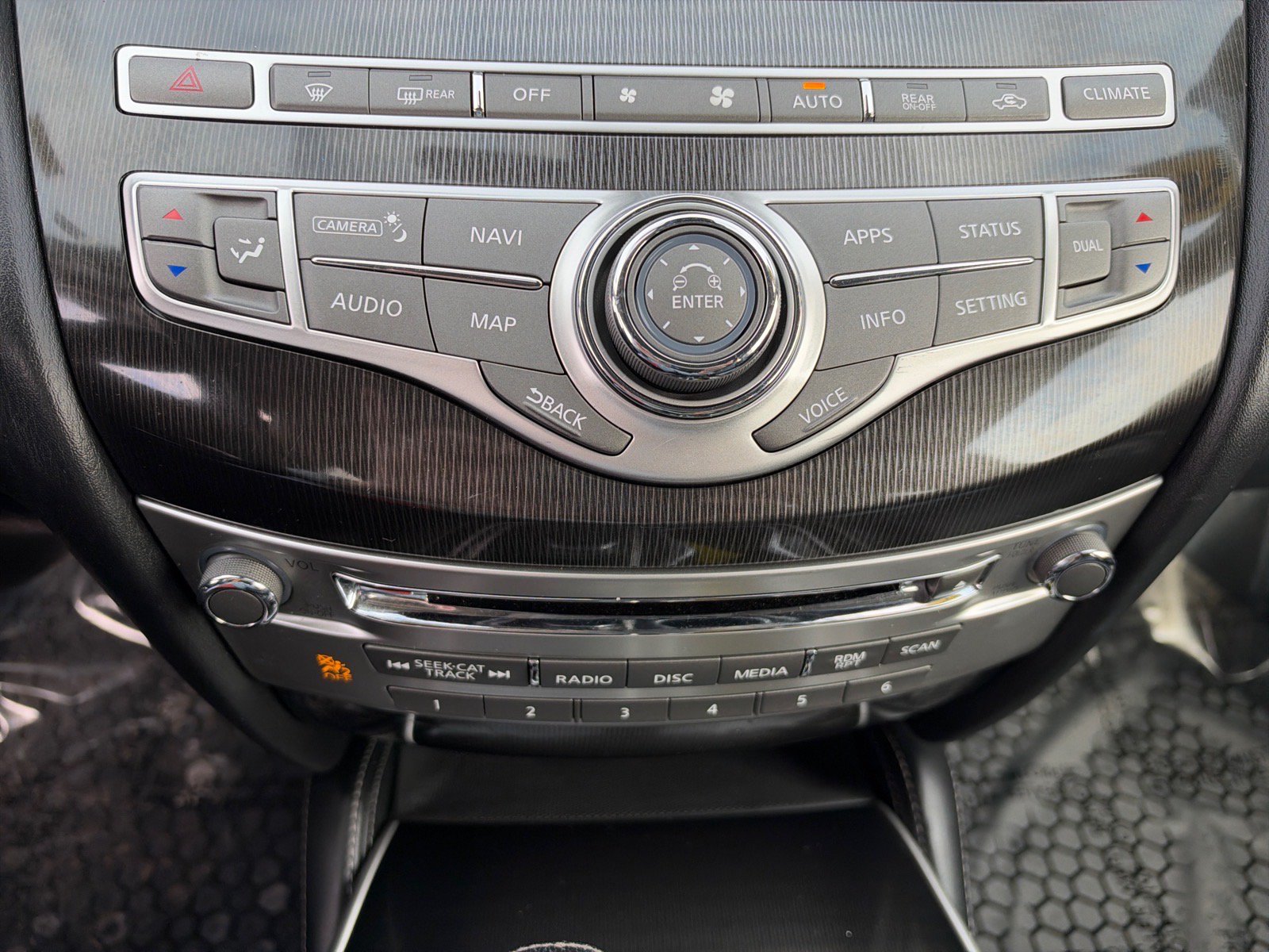 Used 2017 INFINITI QX60 Luxe w/ Premium Plus Package AWD/4WD image 32