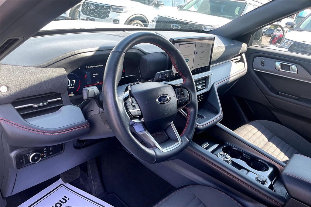 Certified 2025 Ford Explorer ST-Line w/ Premium Package AWD/4WD image 13