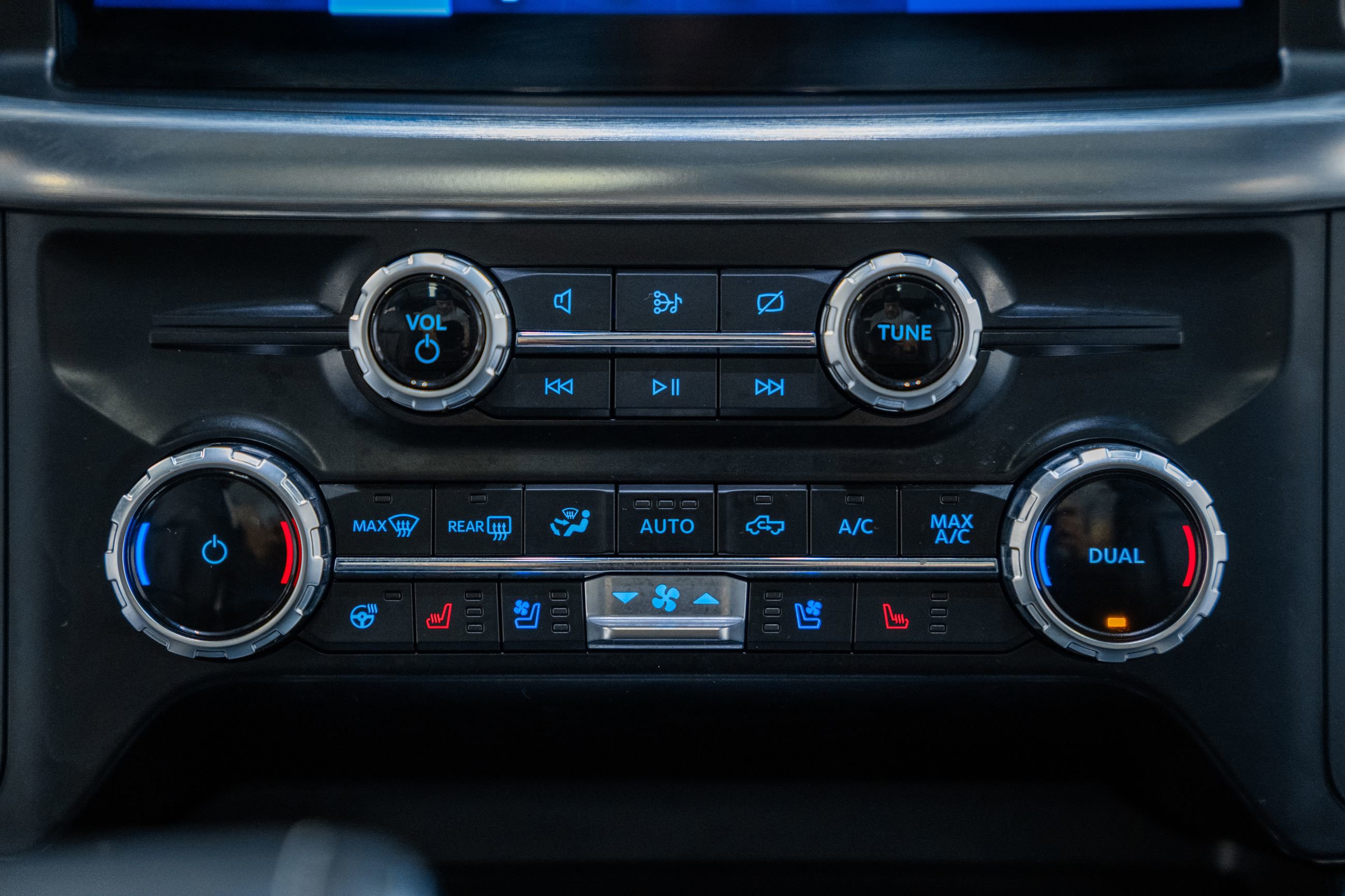 Certified 2023 Ford F150 Lariat w/ Equipment Group 502A High image 33