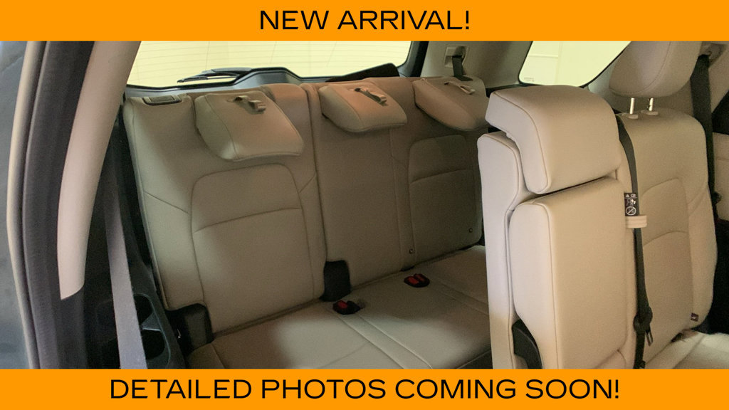 Used 2022 Nissan Pathfinder SL w/ SL Black Package AWD/4WD image 16
