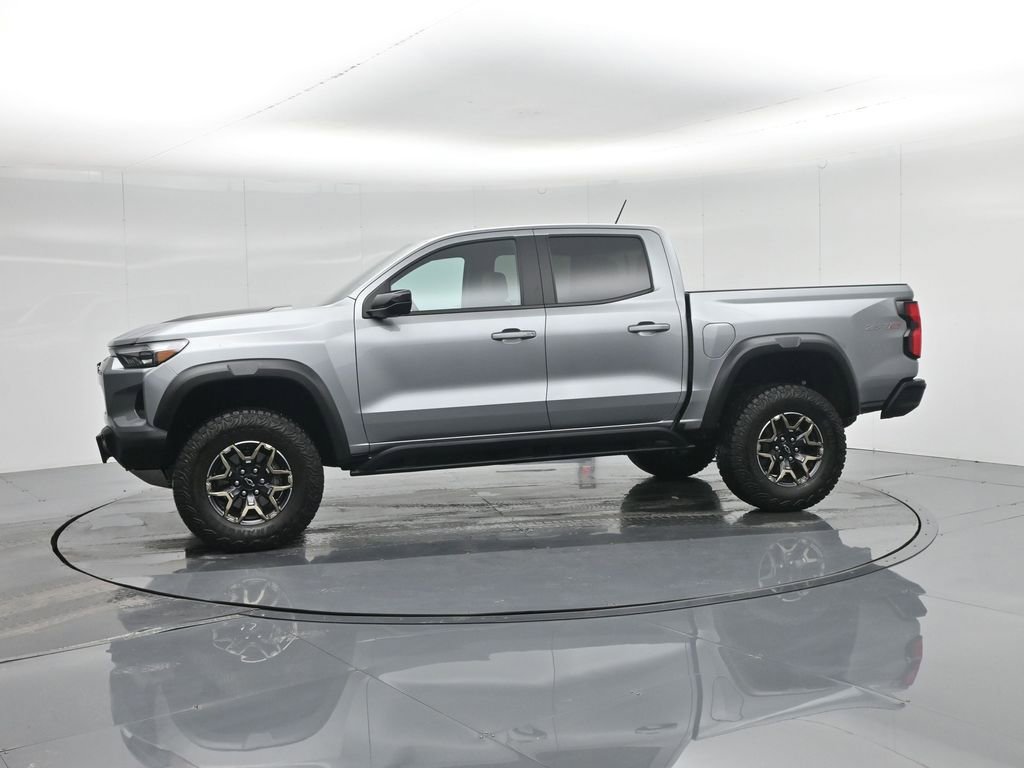 Used 2024 Chevrolet Colorado ZR2 w/ Technology Package image 31