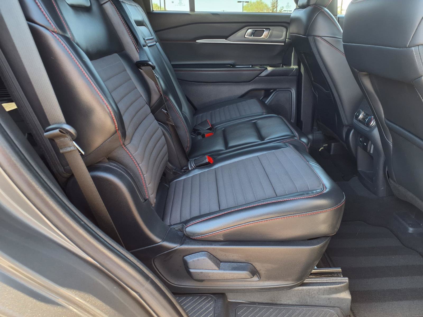 Certified 2025 Ford Explorer ST-Line RWD image 14