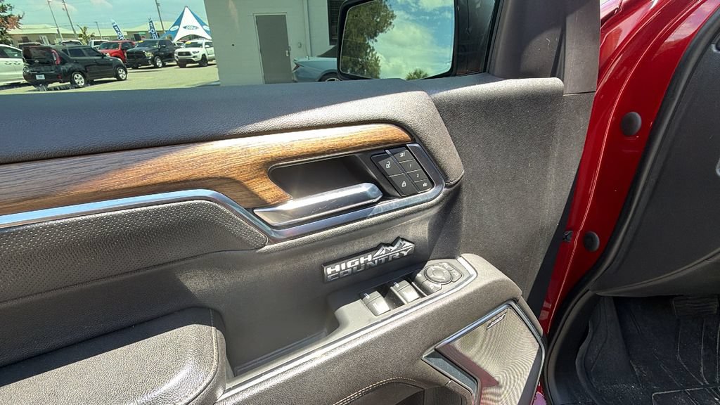 Used 2022 Chevrolet Silverado 1500 High Country w/ Technology Package AWD/4WD image 14