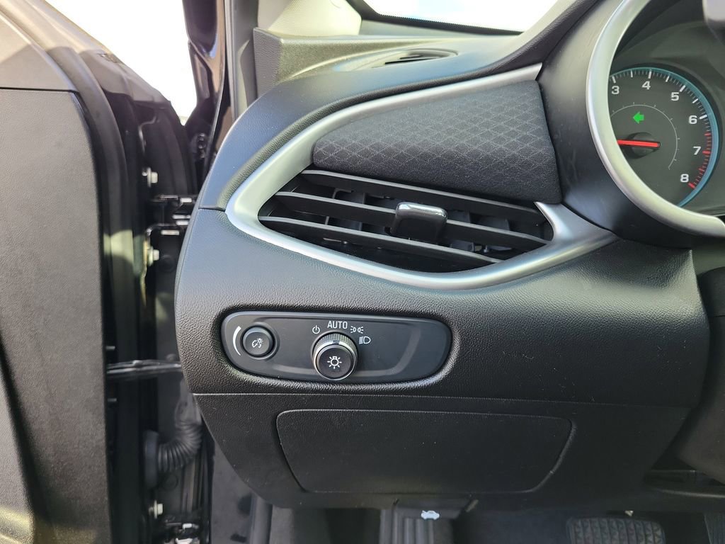 Used 2024 Chevrolet Malibu LT image 22