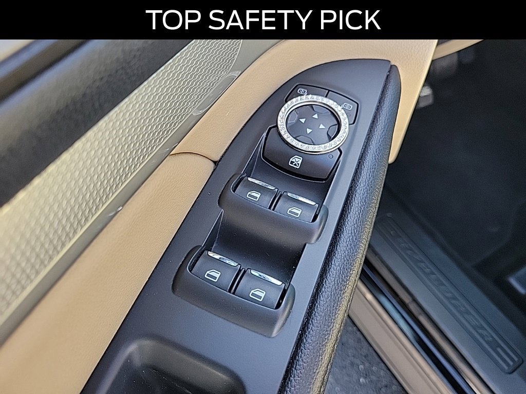 Certified 2017 Ford Explorer XLT w/ Equipment Group 202A AWD/4WD image 25