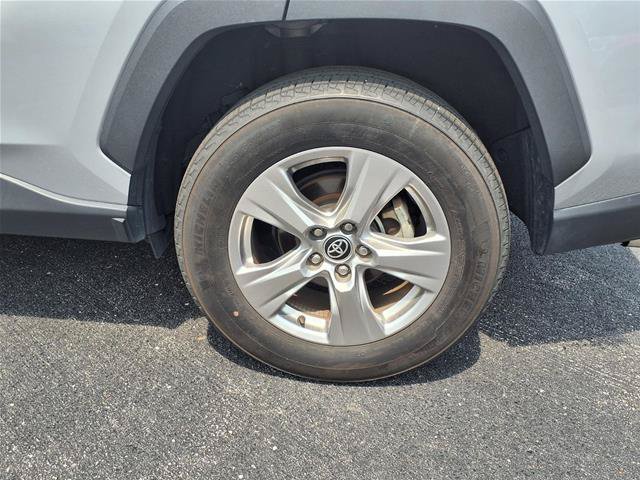 Used 2025 Toyota RAV4 XLE AWD/4WD image 16