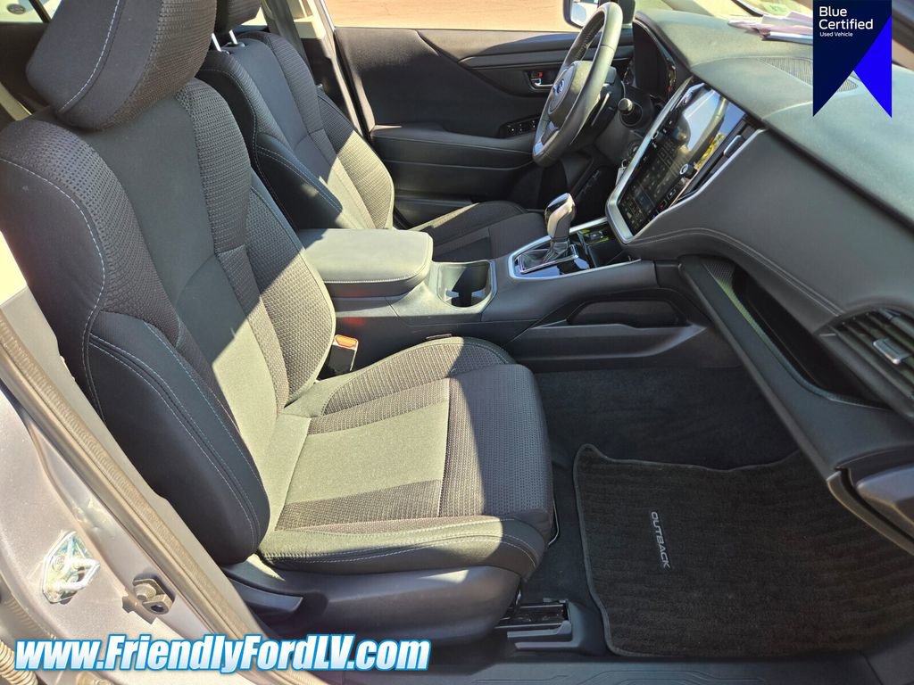 Used 2025 Subaru Outback Premium AWD/4WD image 16