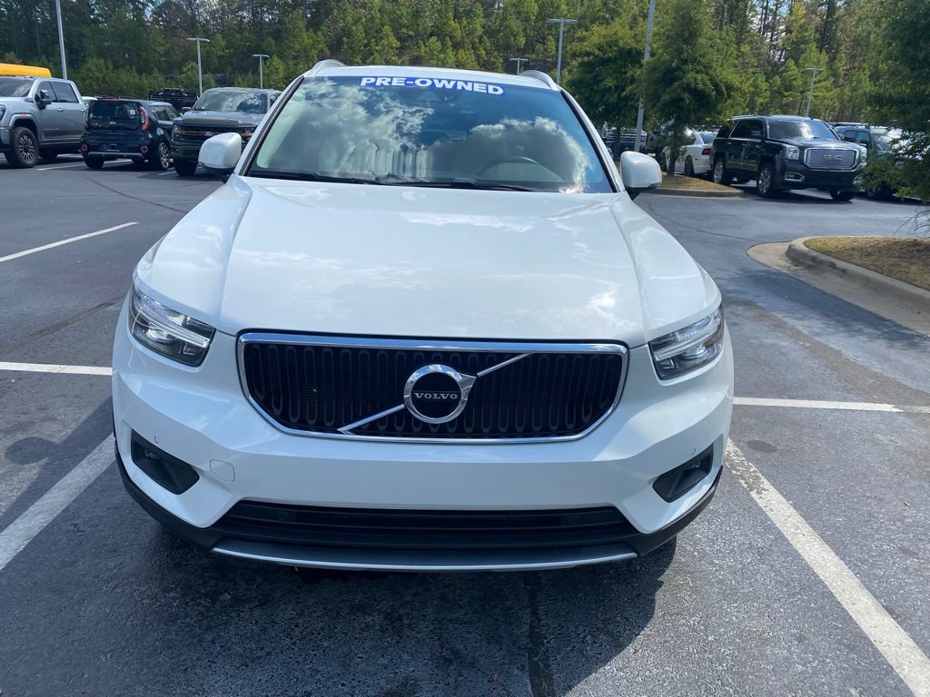 Used 2021 Volvo XC40 T4 Momentum FWD image 2