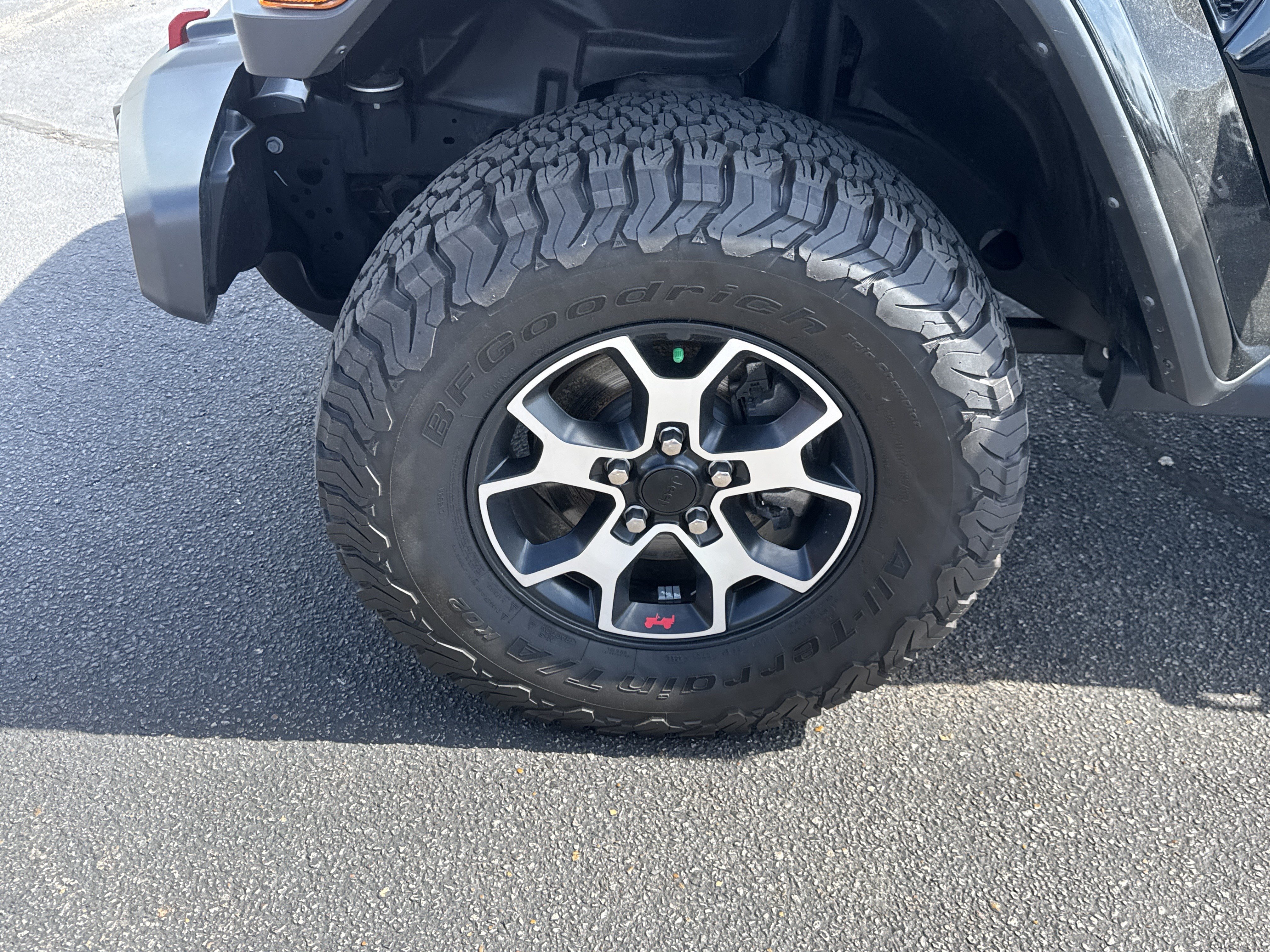 Used 2023 Jeep Wrangler Unlimited Rubicon AWD/4WD image 9