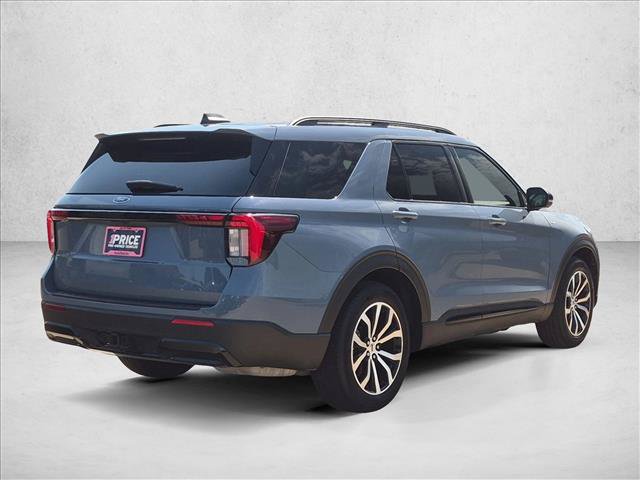 Certified 2025 Ford Explorer ST-Line RWD image 5