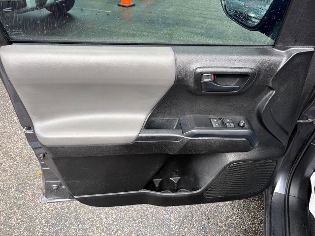 Used 2021 Toyota Tacoma SR AWD/4WD image 9