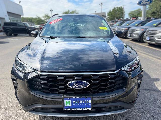 Certified 2025 Ford Escape ST-Line Select AWD/4WD image 11