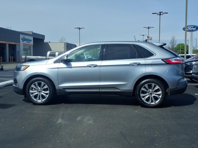 Certified 2024 Ford Edge Titanium AWD/4WD image 4