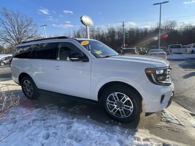 Certified 2025 Ford Expedition Active image 8