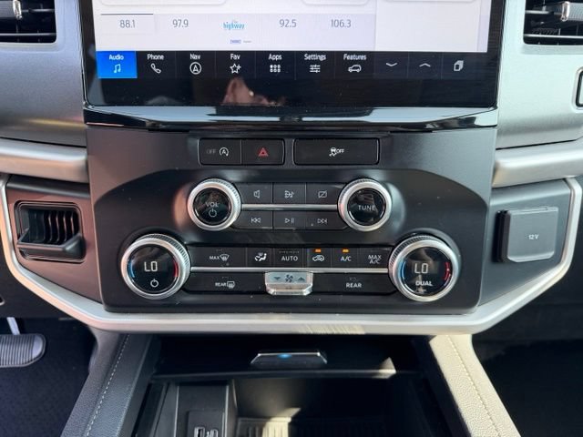 Certified 2024 Ford Expedition XLT RWD image 21