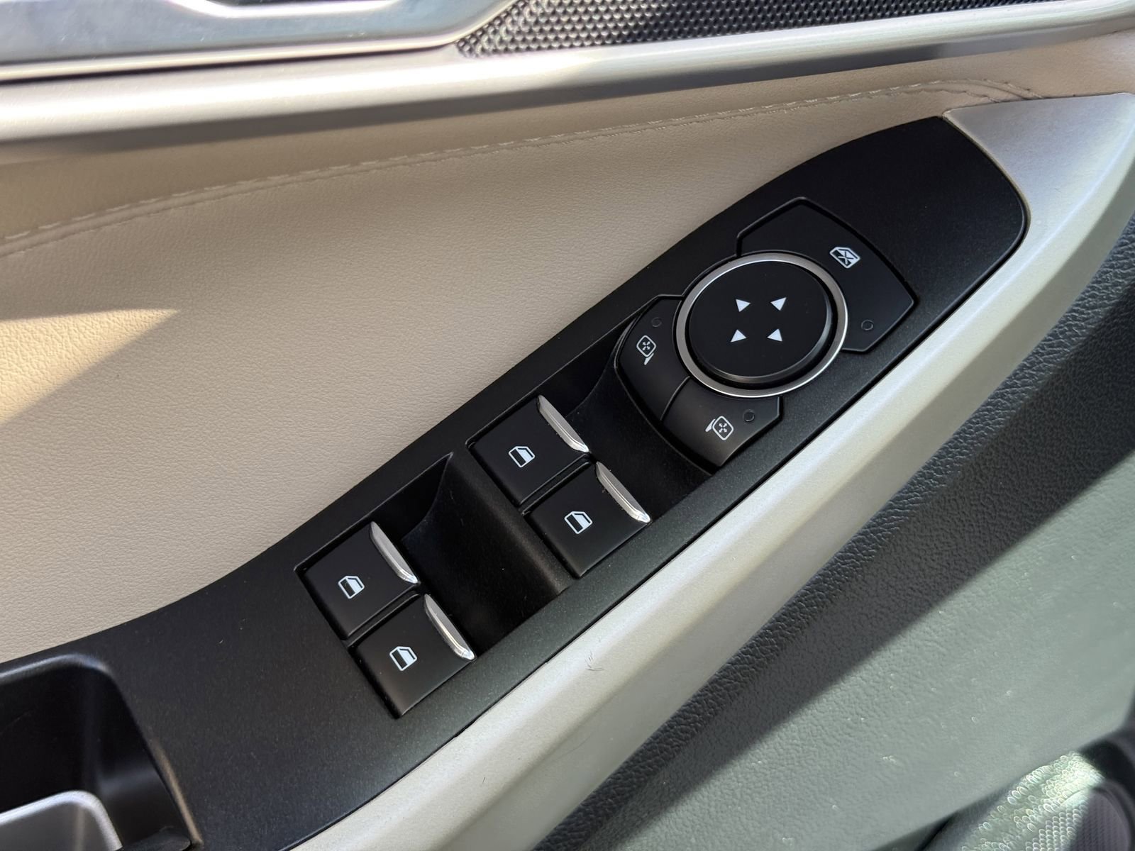 Certified 2021 Ford Explorer XLT w/ Equipment Group 202A image 17