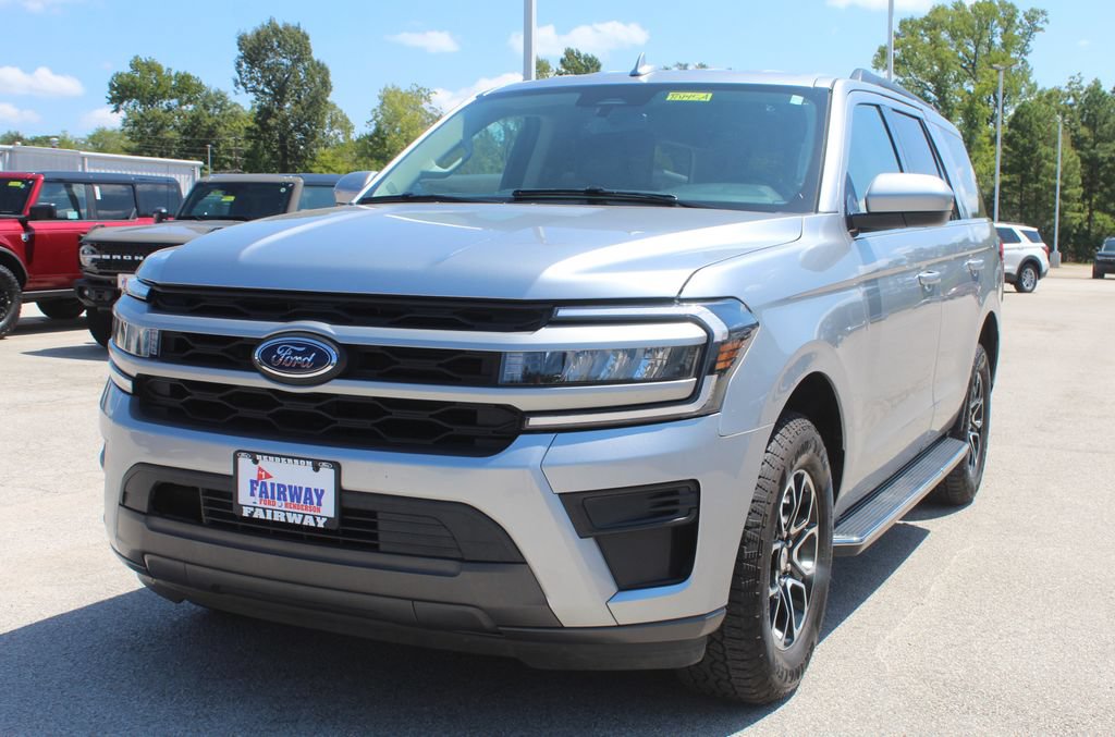 Certified 2022 Ford Expedition XLT RWD image 3