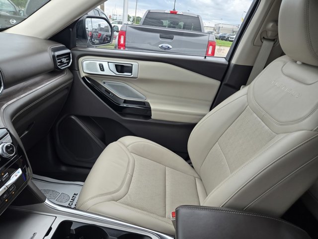Certified 2023 Ford Explorer Platinum w/ Technology Package AWD/4WD image 16