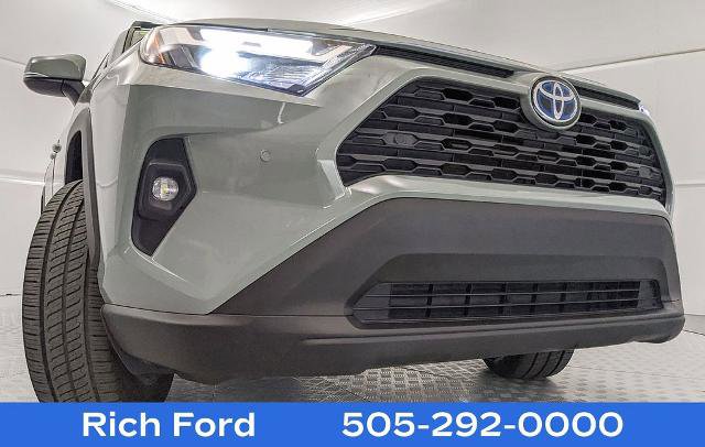 Used 2022 Toyota RAV4 XLE Premium image 27