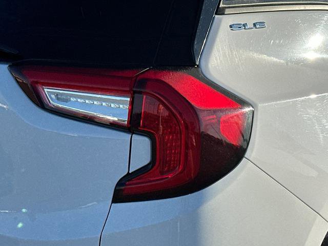 Used 2024 GMC Terrain SLE image 25