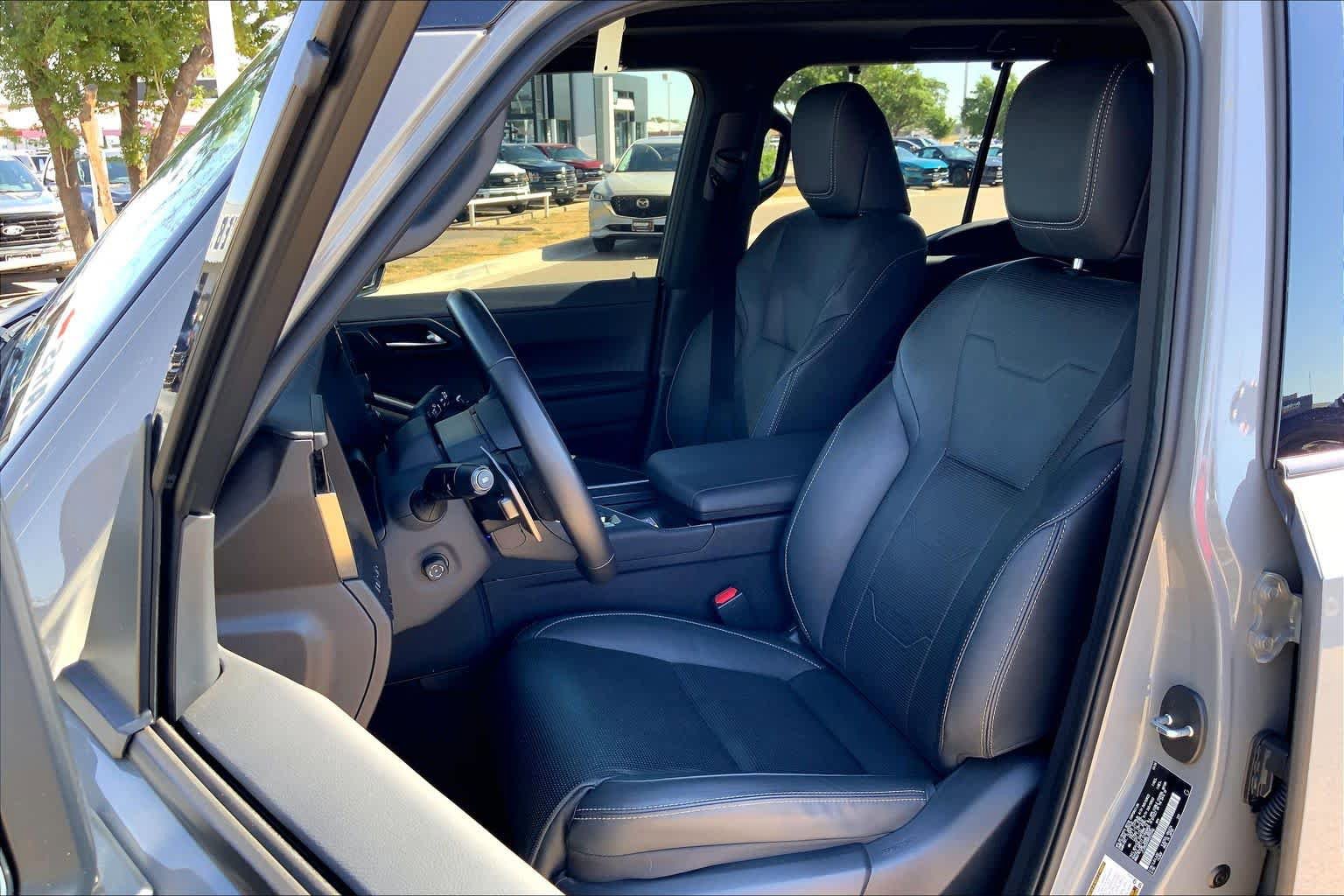 Used 2024 Lexus GX 550 AWD/4WD image 8