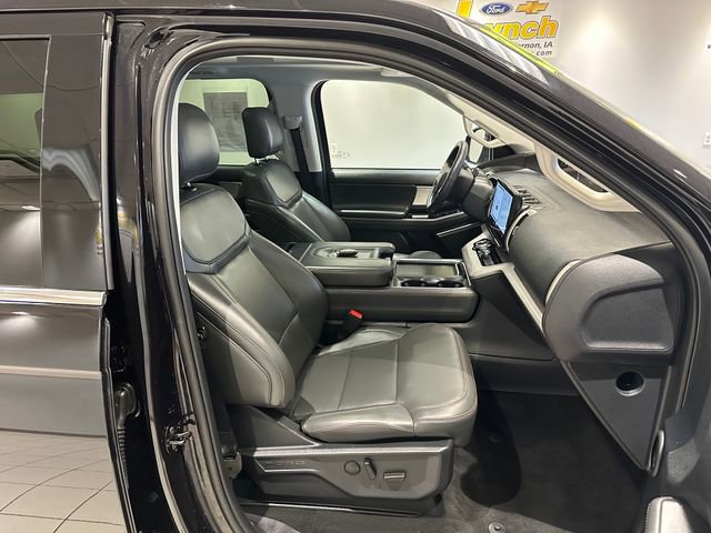 Certified 2025 Ford Expedition Active AWD/4WD image 6