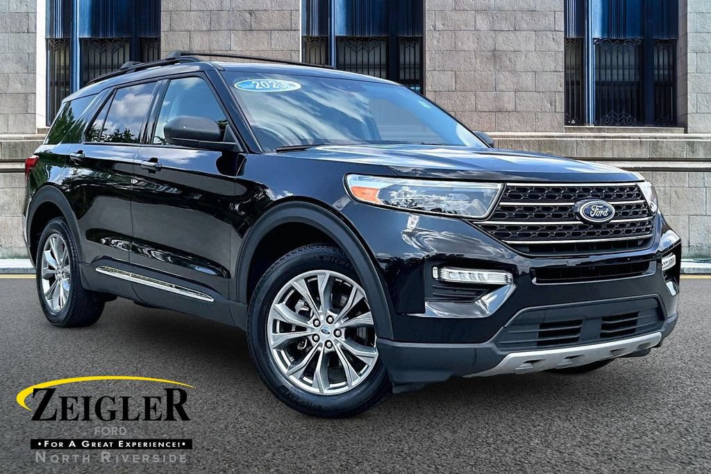 Certified 2023 Ford Explorer XLT w/ Equipment Group 202A AWD/4WD image 1