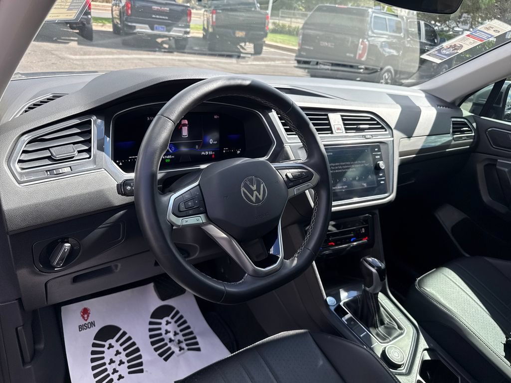Used 2023 Volkswagen Tiguan SE AWD/4WD image 15