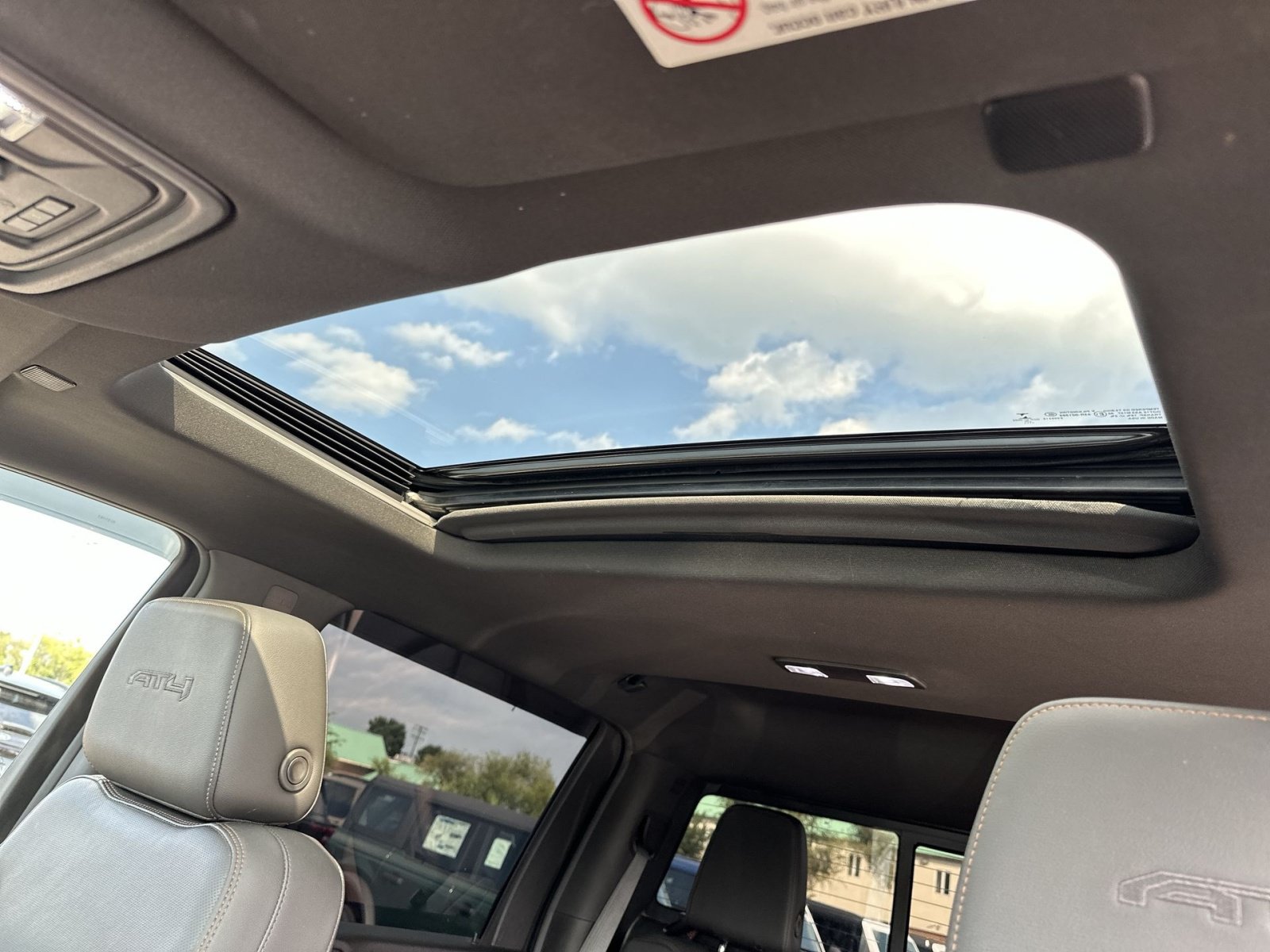 Used 2020 GMC Sierra 2500 AT4 w/ AT4 Premium Package AWD/4WD image 25