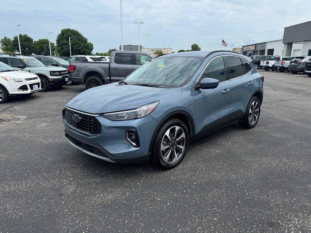 Certified 2023 Ford Escape Platinum w/ Premium Technology Package AWD/4WD image 5