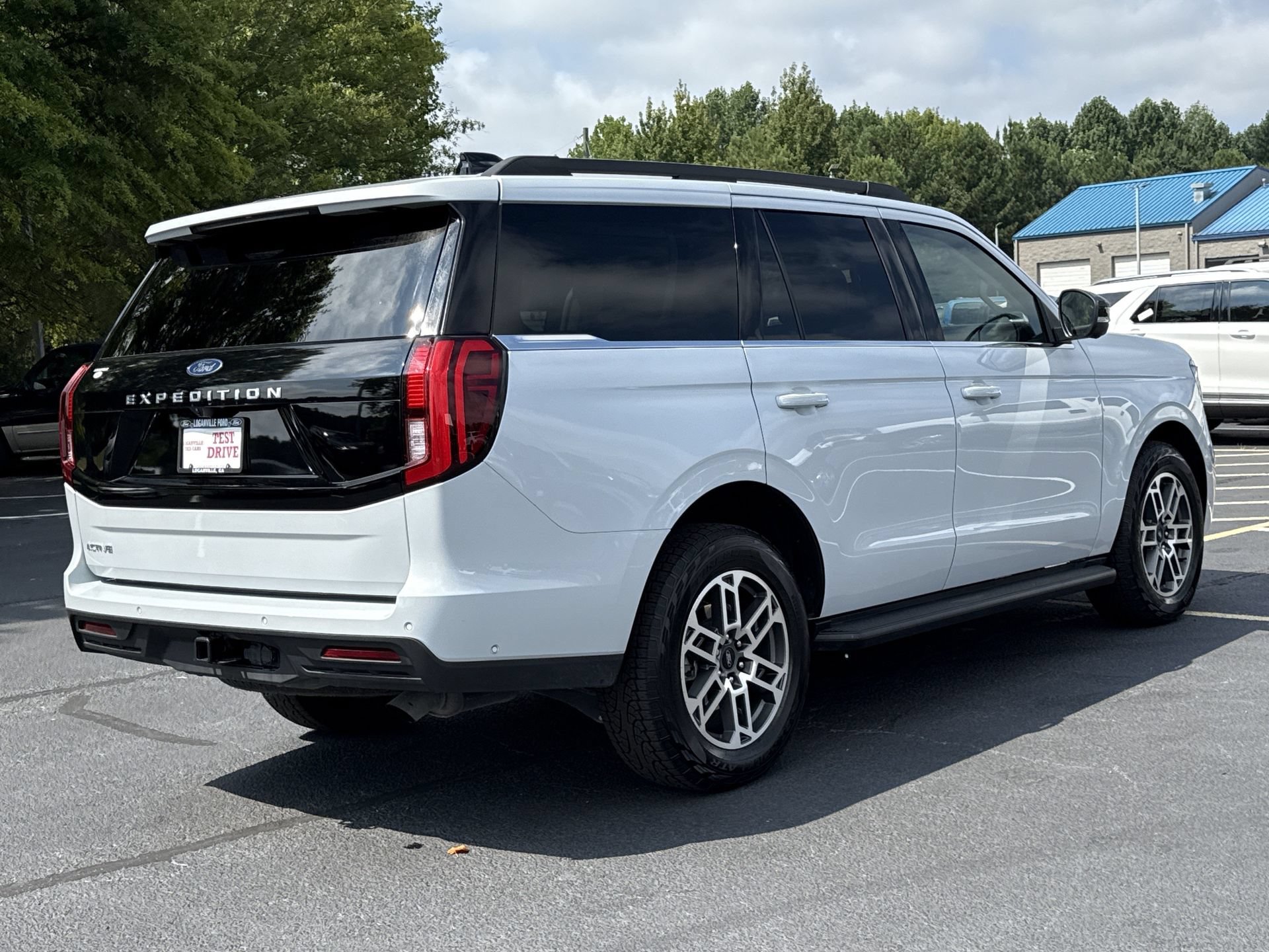 Certified 2025 Ford Expedition Active AWD/4WD image 32