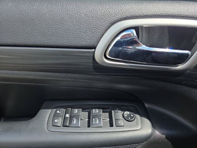 Used 2020 Jeep Grand Cherokee Altitude AWD/4WD image 20