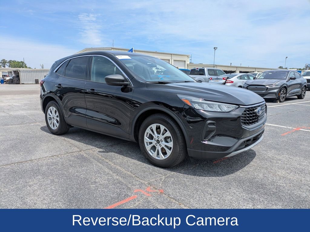 Certified 2023 Ford Escape Active FWD image 2