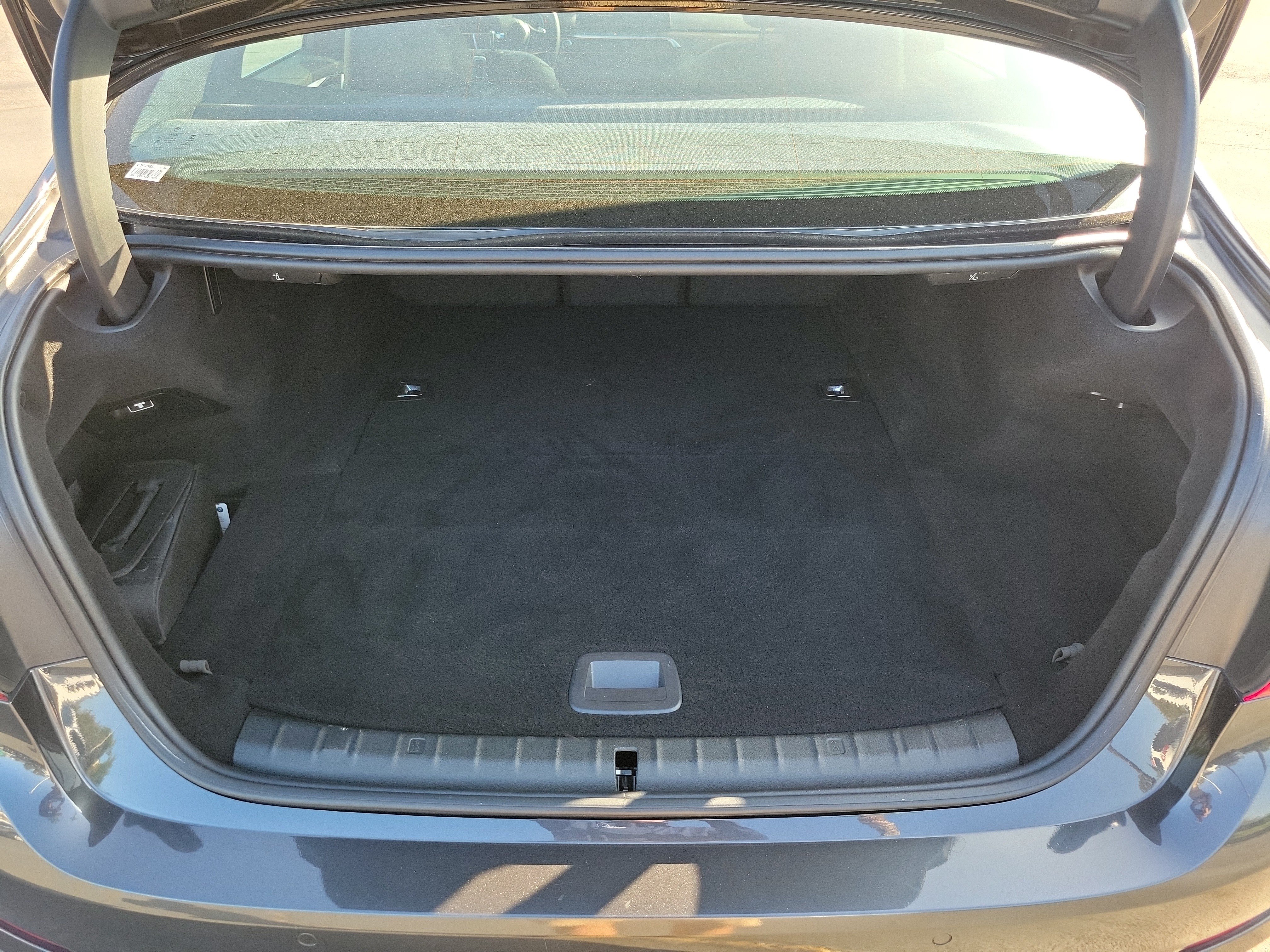 Used 2019 BMW 530e w/ Convenience Package RWD image 12