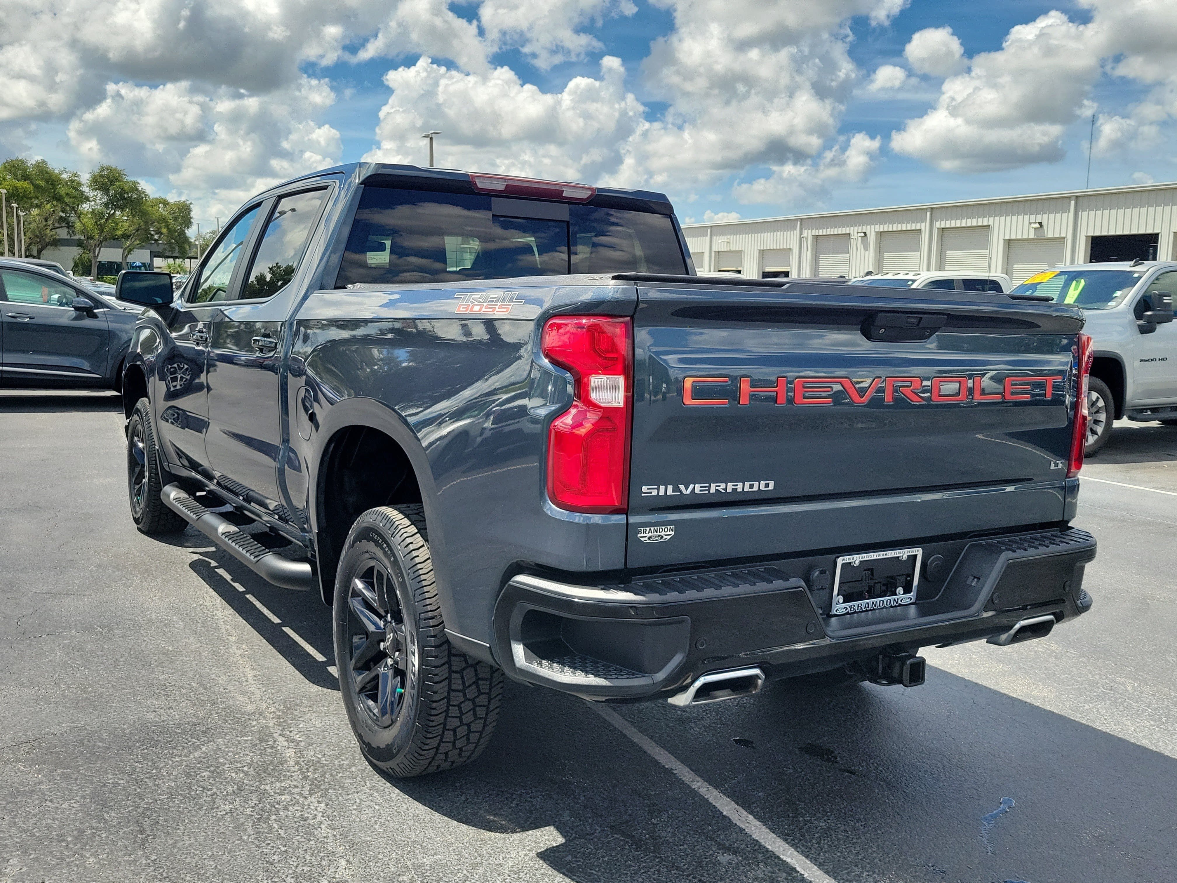 Used 2020 Chevrolet Silverado 1500 LT Trail Boss AWD/4WD image 7