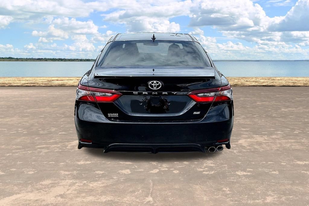 Used 2021 Toyota Camry SE w/ Convenience Package FWD image 12
