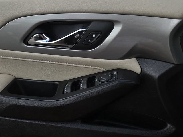 Used 2023 Chevrolet Traverse LS w/ Safety Package FWD image 15