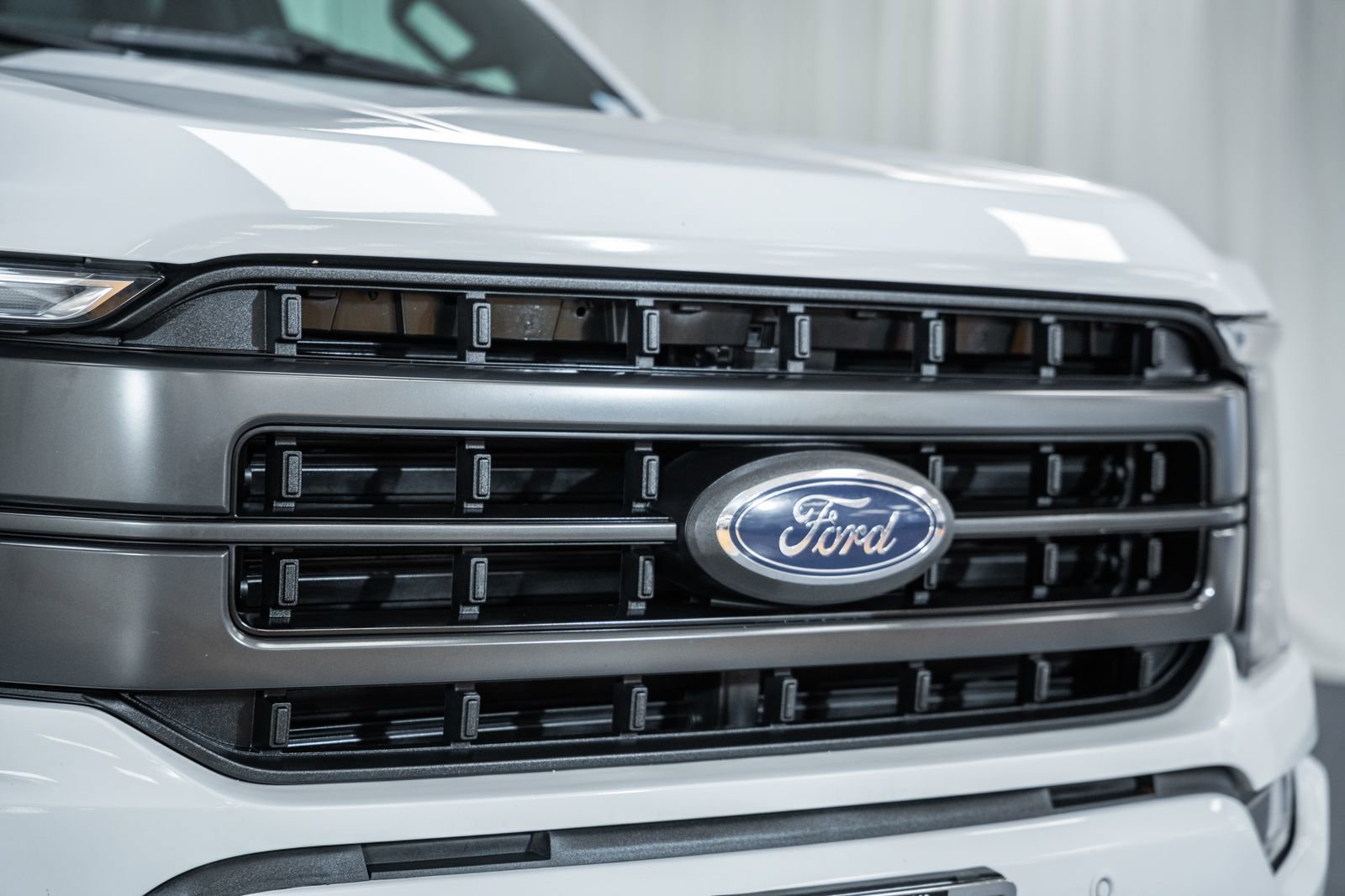 Certified 2023 Ford F150 Lariat w/ Equipment Group 502A High image 13