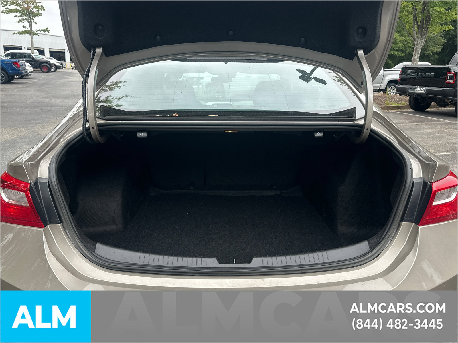 Used 2025 Chevrolet Malibu LT FWD image 21