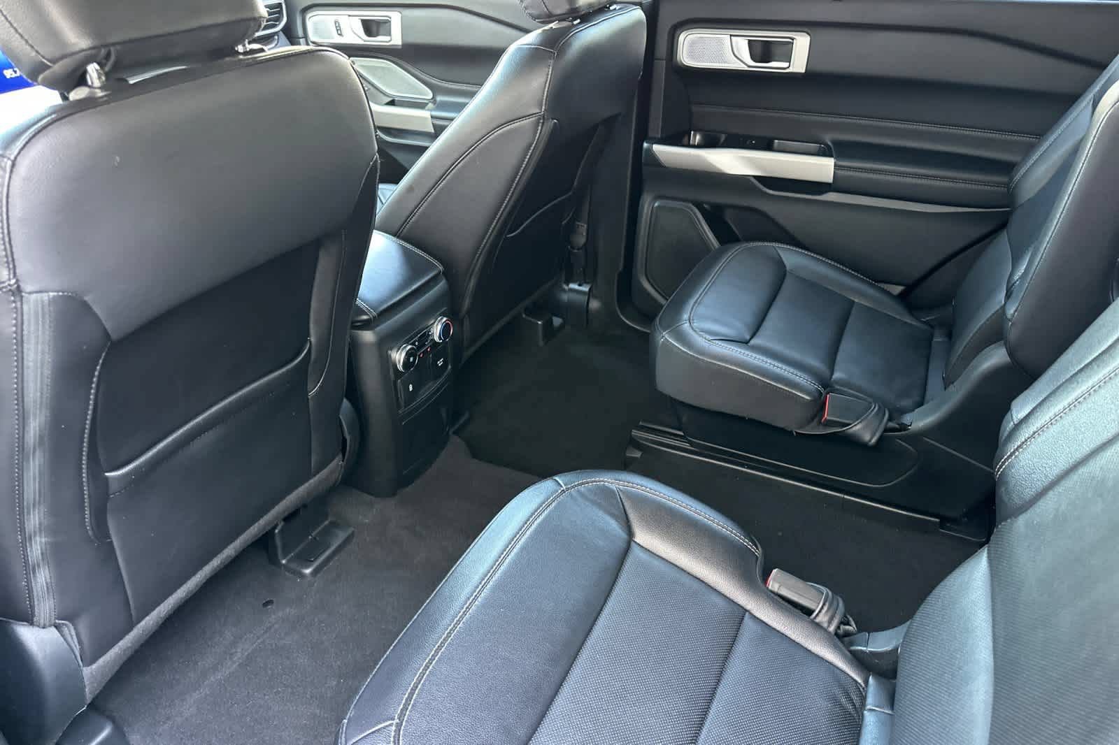 Certified 2023 Ford Explorer Limited w/ Limited Technology Package RWD image 4